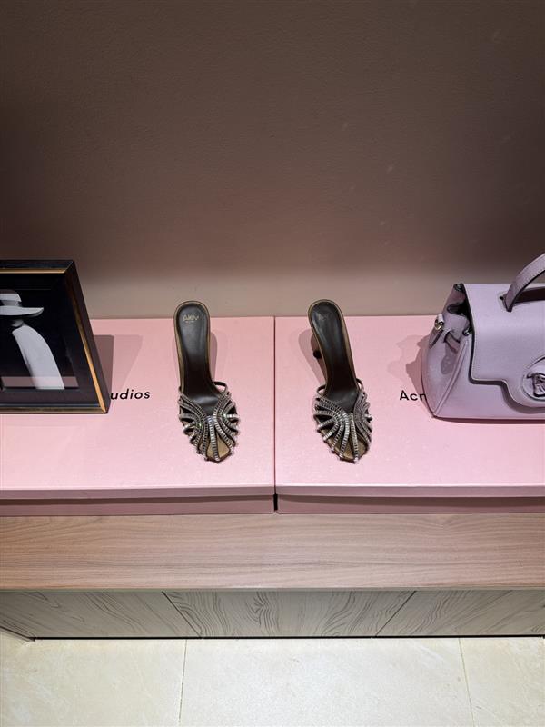 20251128101325286 300